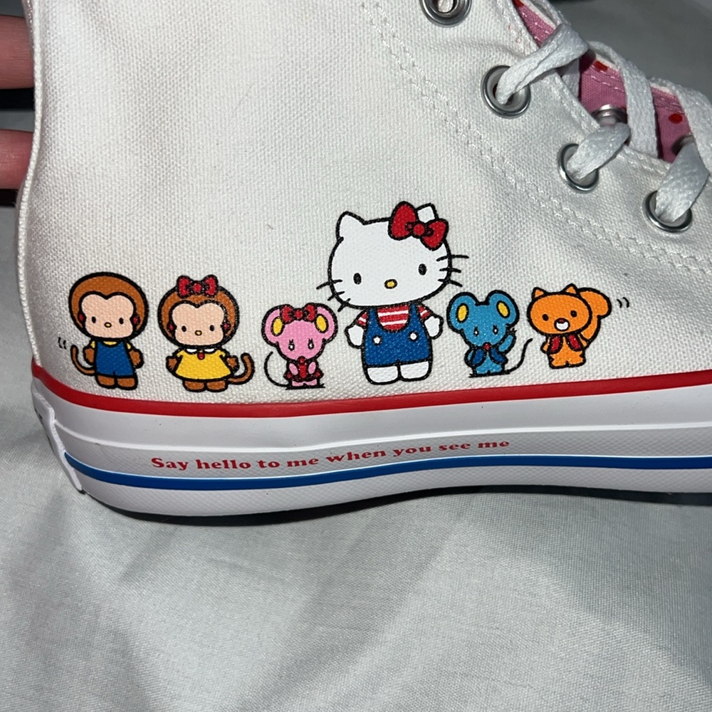 NWOT Converse Chuck Taylor All Star HI Hello Kitty® Friends Sneaker-White